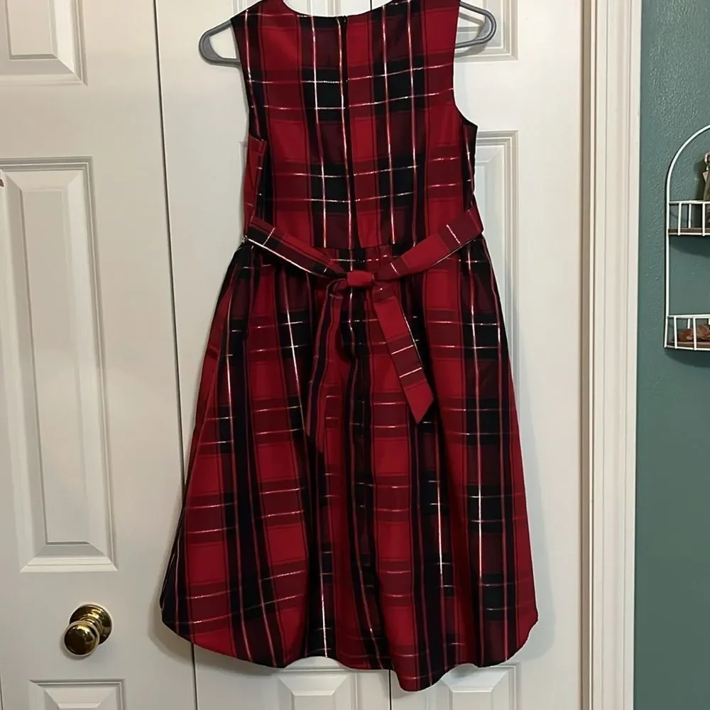 Girls Holiday Sleeveless Flowy Dress Red and Black plaid with Glitter accents - Picture 5 of 8